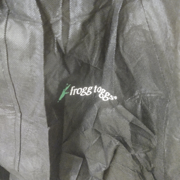 Frog toggs jacket never worn - Picture 2 of 3
